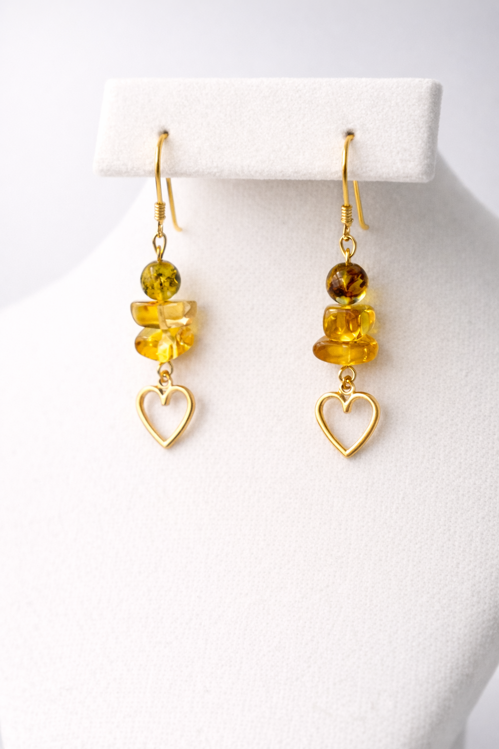 Dangle love earring by Eterno
