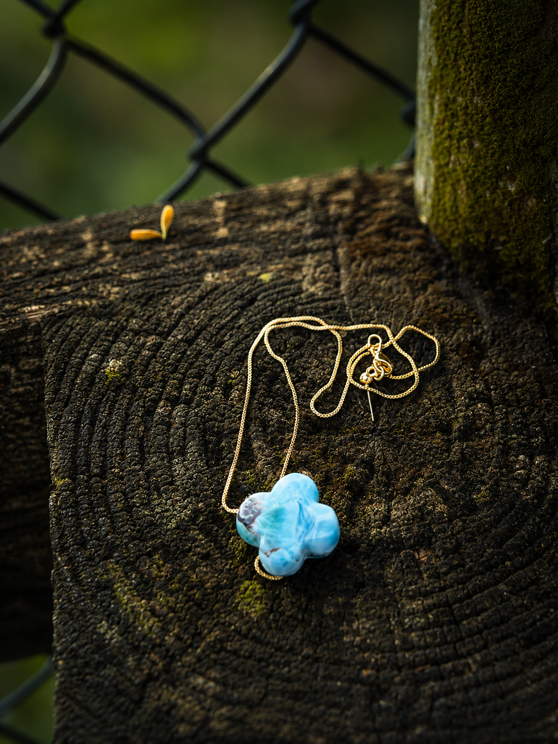 Larimar trevol flower