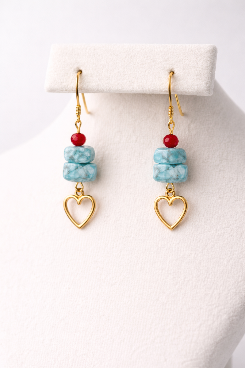 Dangle love earring by Eterno