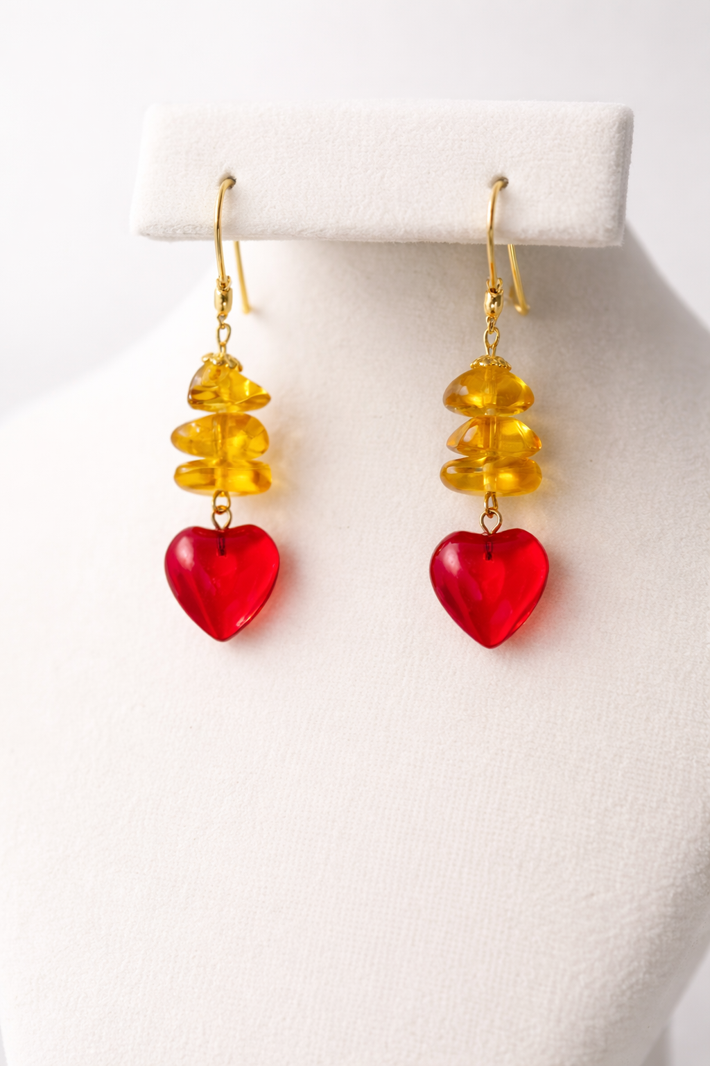 Dangle love earring by Eterno
